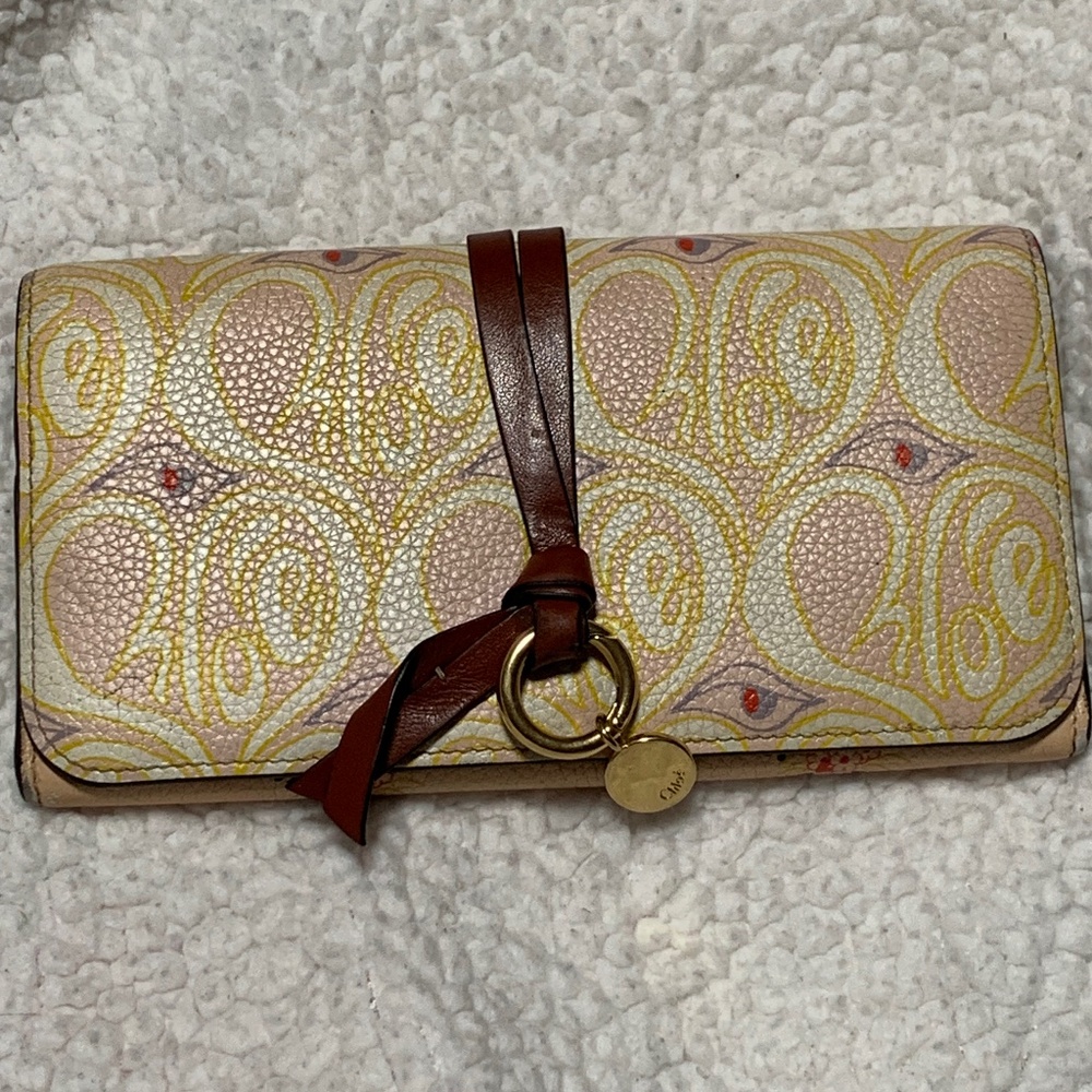 Chloé Alphabet Hearty Floral Print Leather Wallet